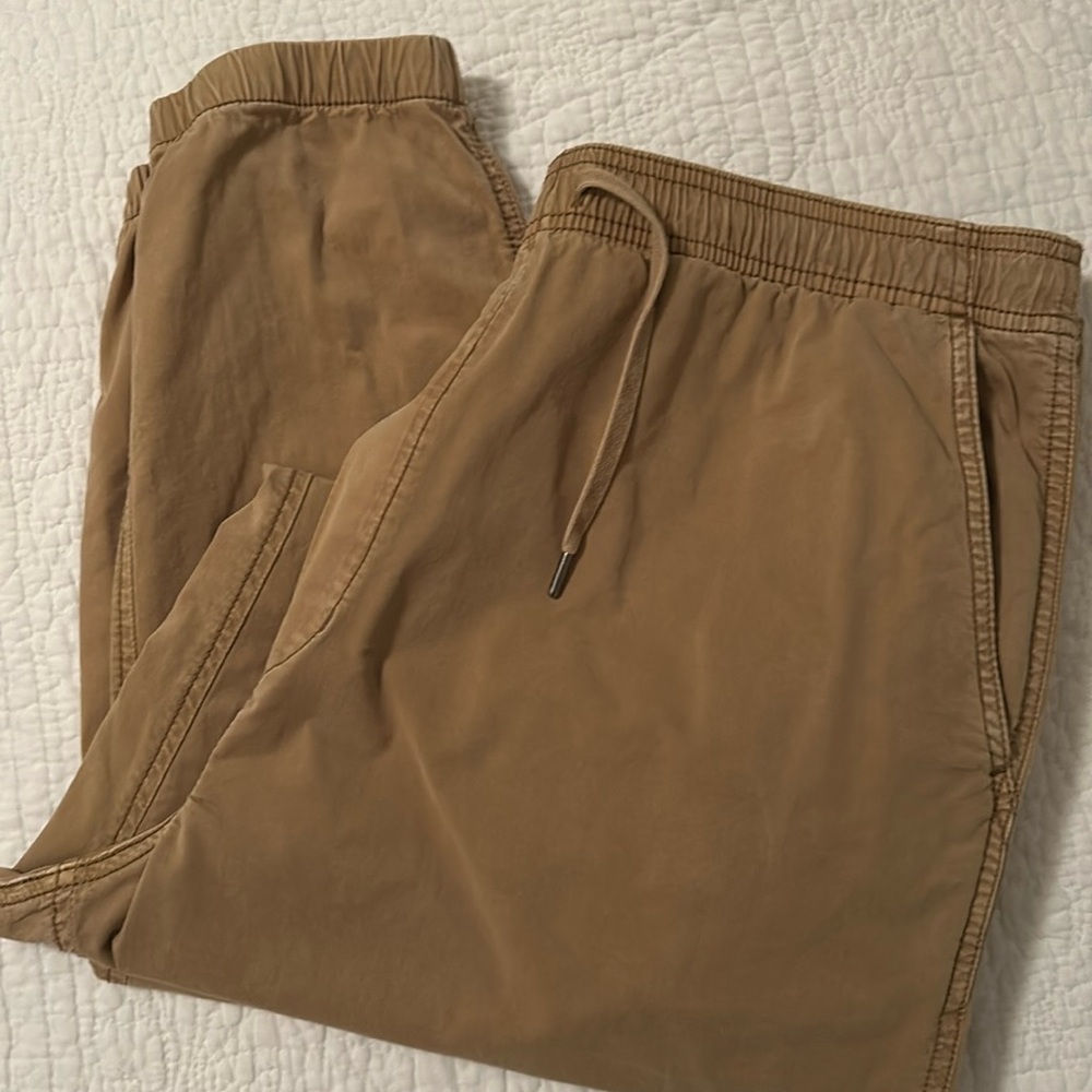 AE Joggers